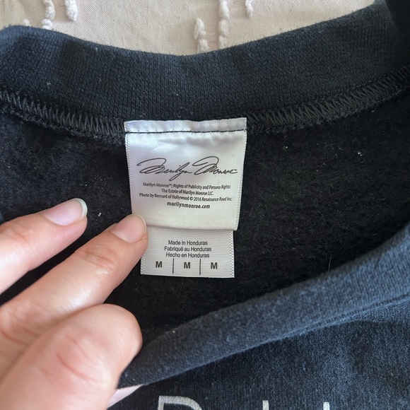 Marilyn Monroe Graphic Pullover Crewneck Sweatshirt EUC Sz M - Picture 3 of 5